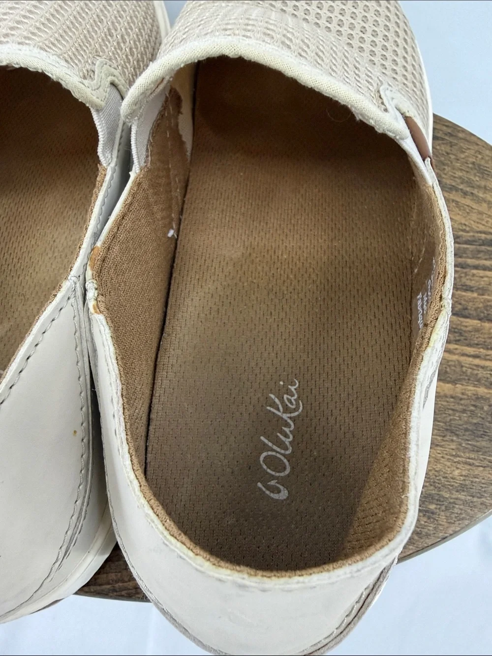 OluKai Womens Pehuea Slip-on Textured Top Slip-on Sneakers in Tapa Beige, sz 9
